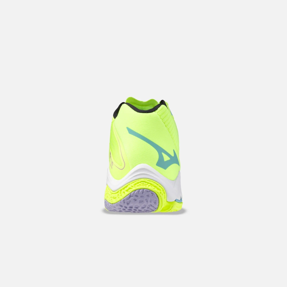 Кроссовки Mizuno Wave Lightning Z8 Mid