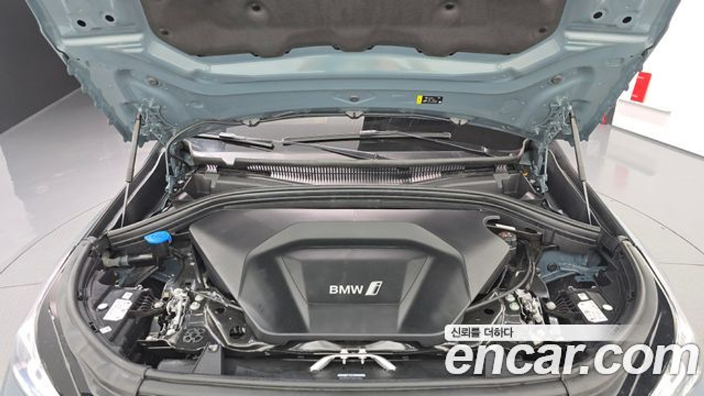 BMW iX1 xDrive 30 M Sport — 2024