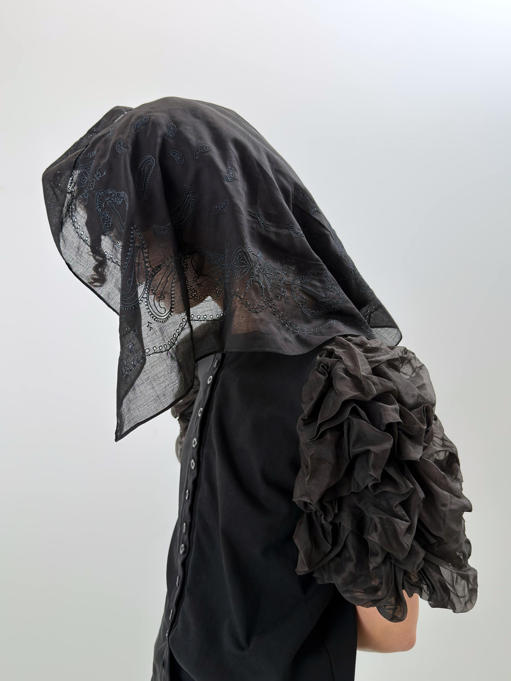 INVISIBLE EMBROIDERED BANDANA