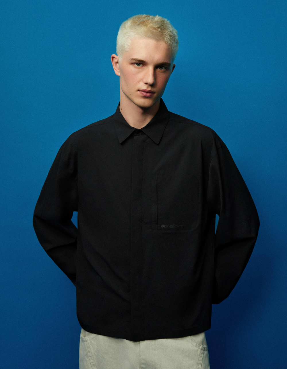Мужская техническая рубашка-овершот OUT OF CORE - BERSHKA