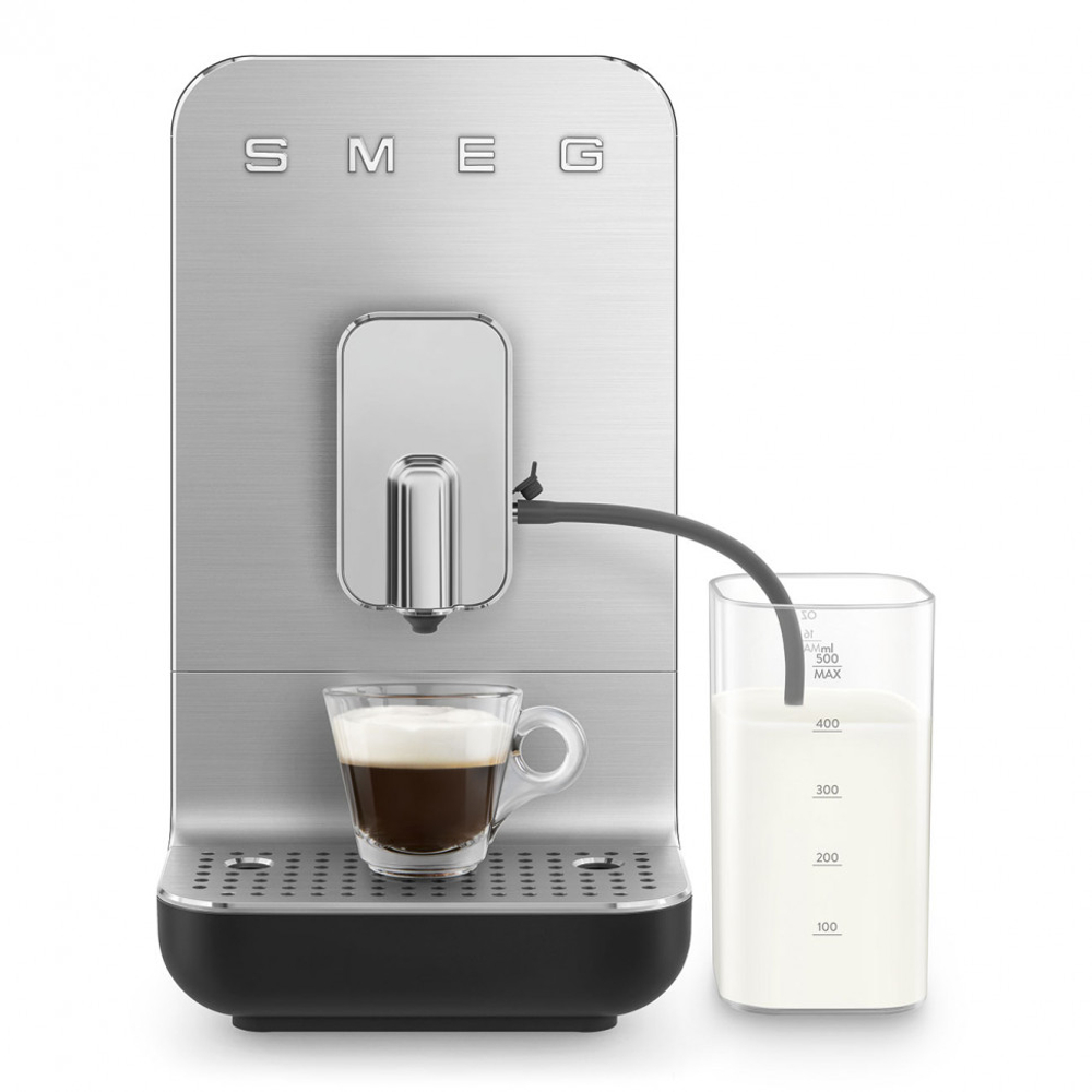 Кофемашина SMEG BCC13BLMEU