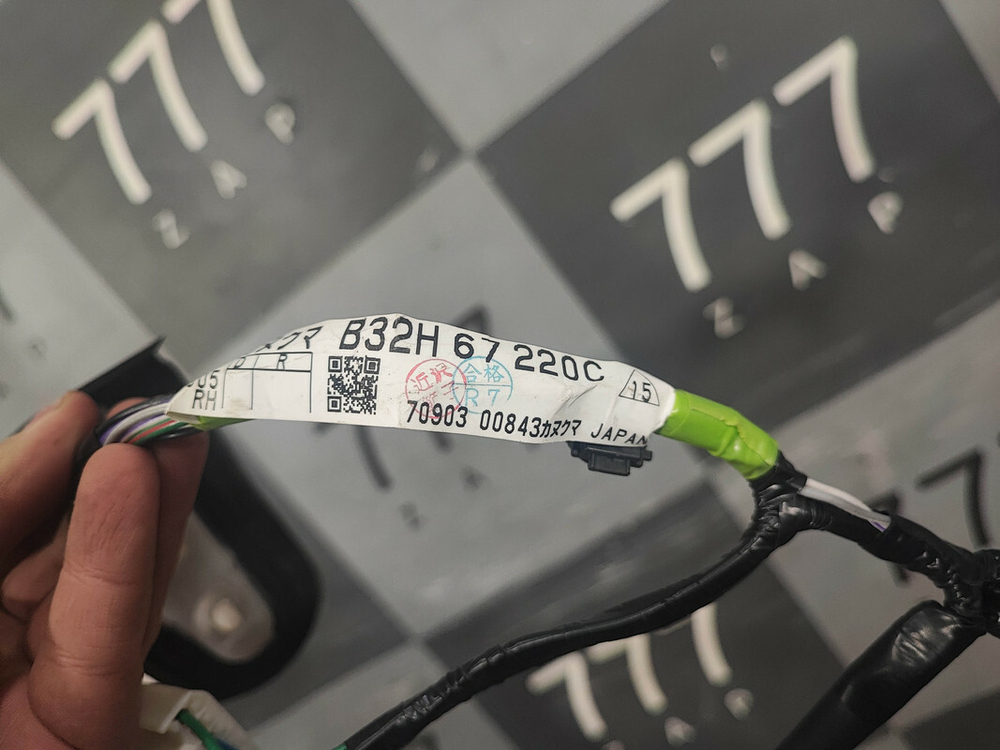 Проводка двери задней правой Mazda 3 (BK) 02-09 Б/У Оригинал B32H67220C