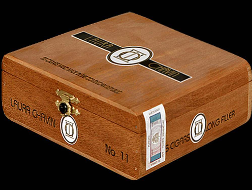 Laura Chavin №11 Petit Panetela