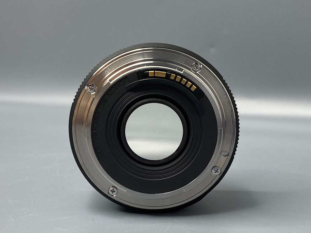 Canon EF 50mm f/1.8 STM