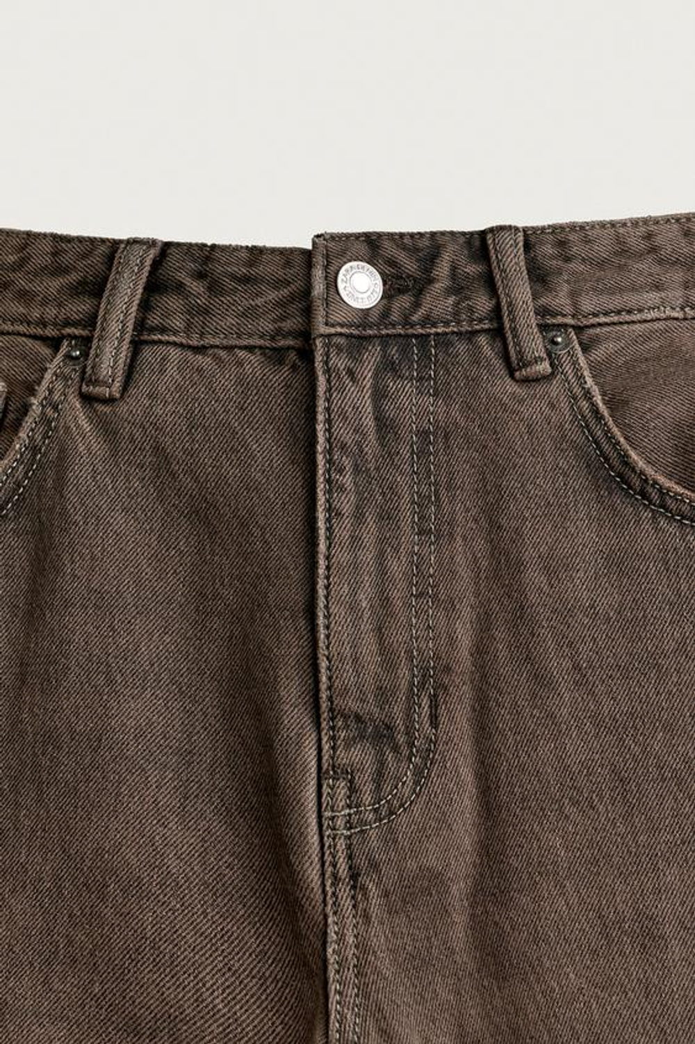 ZARA УКОРОЧЕННЫЕ ДЖИНСЫ SLIM FIT, КОРИЧНЕВЫЙ