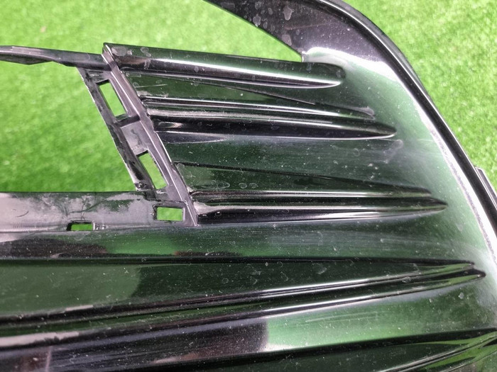 Решетка переднего бампера Toyota Camry xv70 20-нв