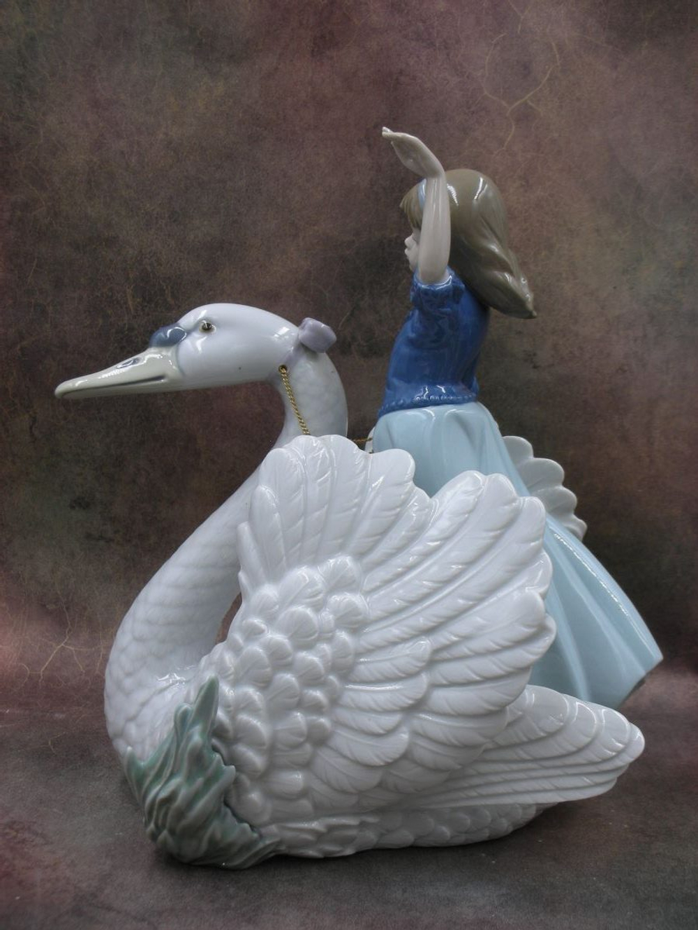 Статуэтка. Фарфор. Лебедь и принцесса. Lladro. Испания