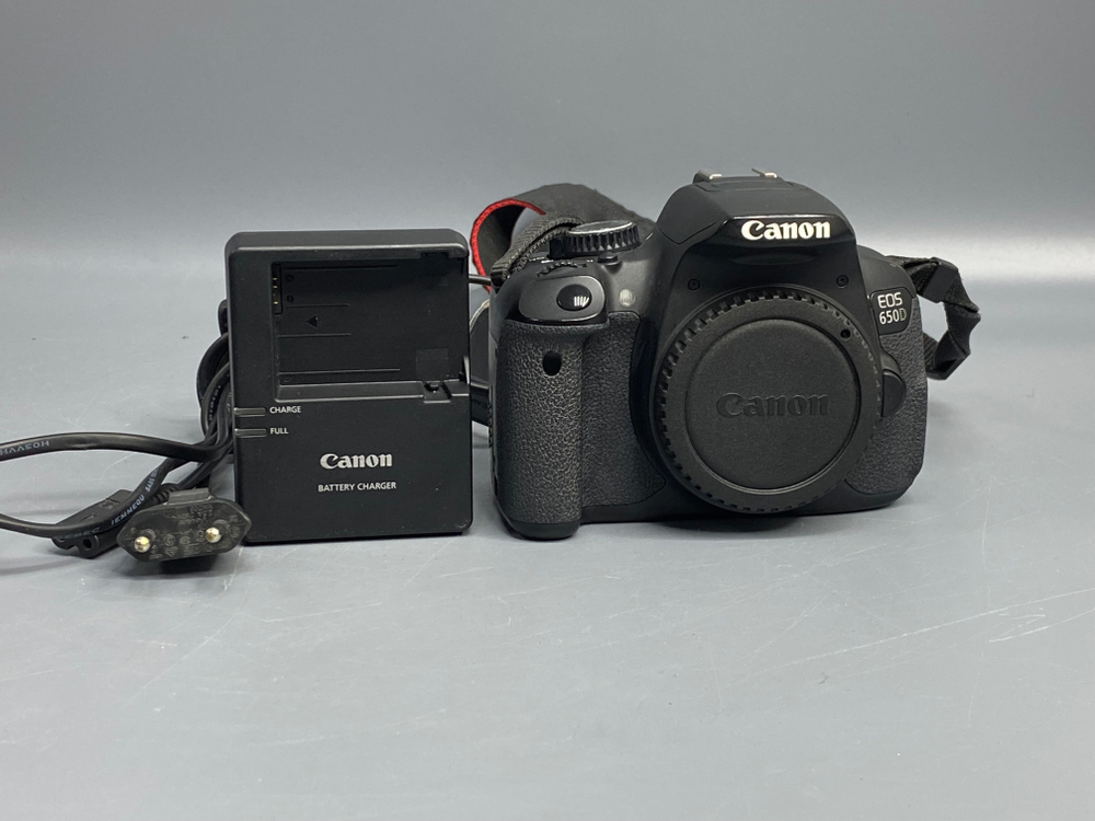 Фотоаппарат Canon EOS 650D 72.000 кадров