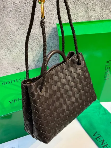 Сумка Bottega Veneta Andiamo коричневый