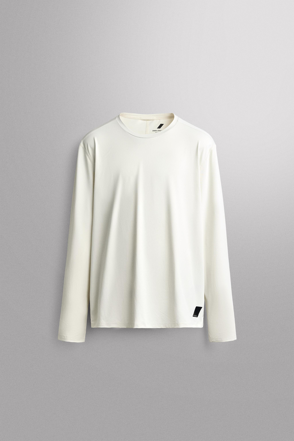 СПОРТИВНАЯ ТЕХНИЧЕСКАЯ ФУТБОЛКА С ДЛИННЫМ РУКАВОМ — ZARA