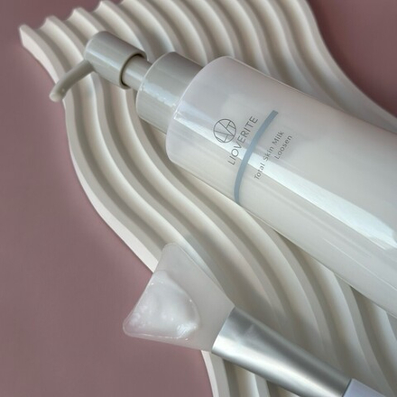 Молочко для лица и тела с аминокислотами LIOVERITE Total Skin Milk Loosen