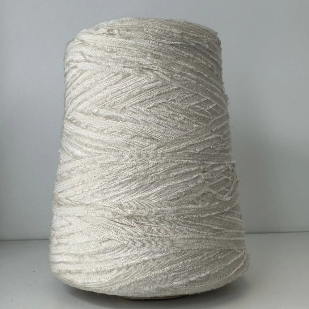 ROMEO -Filatura a Pettine SPA; вискоза, п/а; 170м/100гр; Ленточка; col. 41303 Carne, цвет: кремовый;