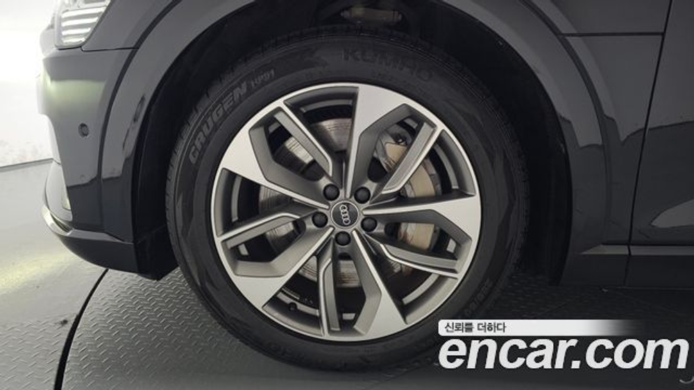Audi e-tron 55 Quattro — 2021