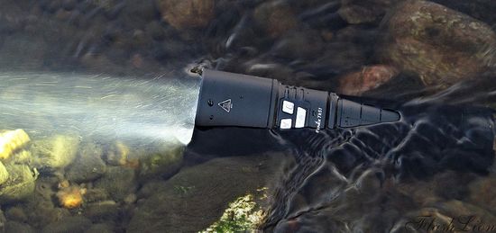 Мощный фонарь Fenix TK51 Spot and Flood 1800 люмен