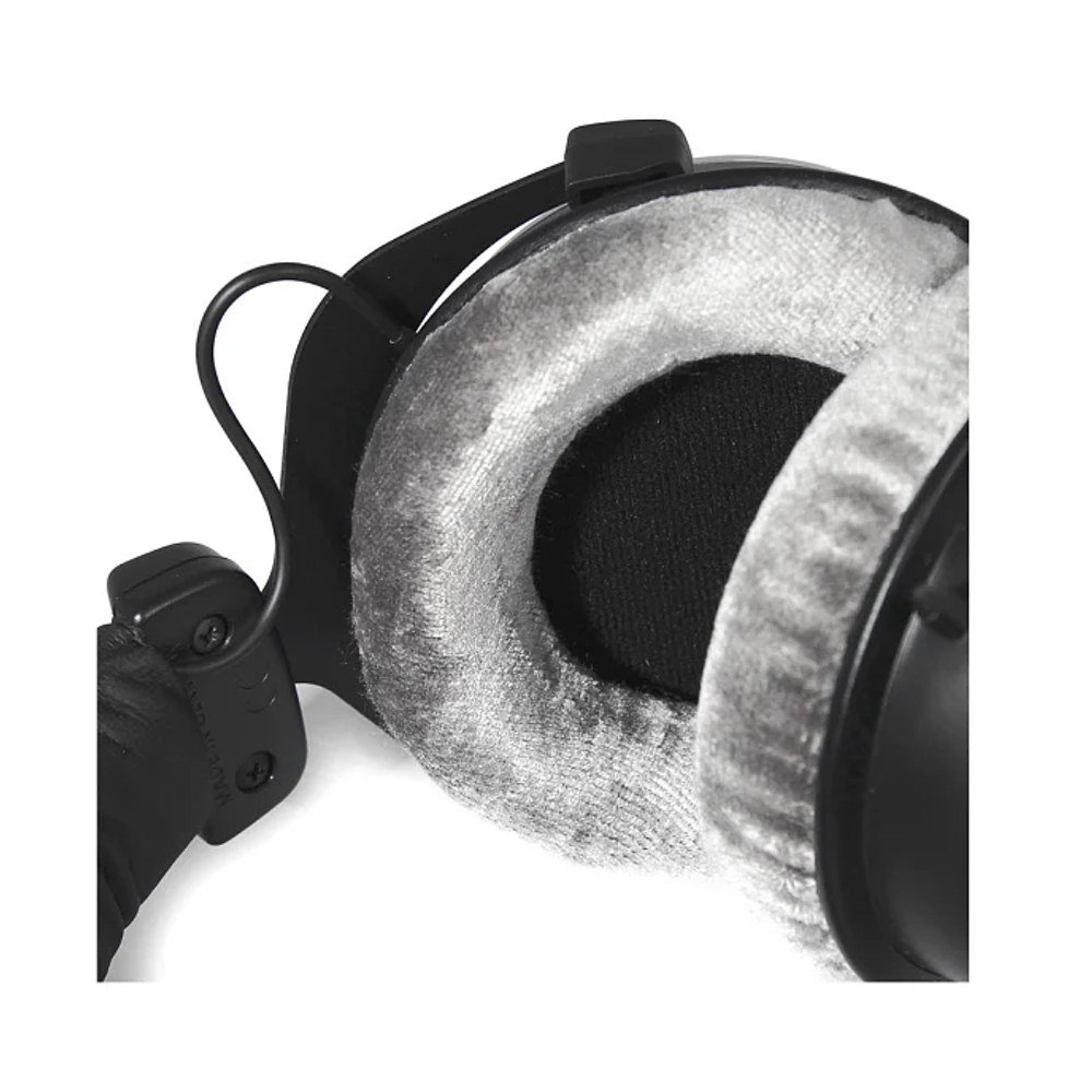 Beyerdynamic DT 880 Pro 250 Ohm (серебристо-черный) проводные полноразмерные наушники