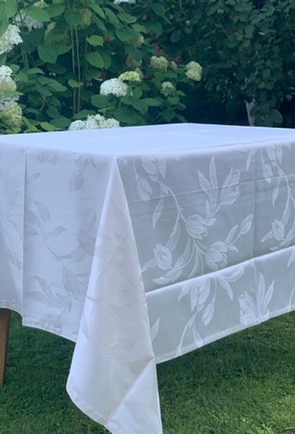 Скатерть 150х220 и 8 салфеток EmilioGatti Tulipan белые