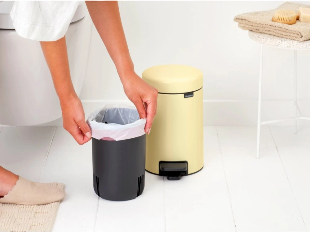 Brabantia Контейнер для мусора NewIcon 3 л желтый EAN 8710755233760
