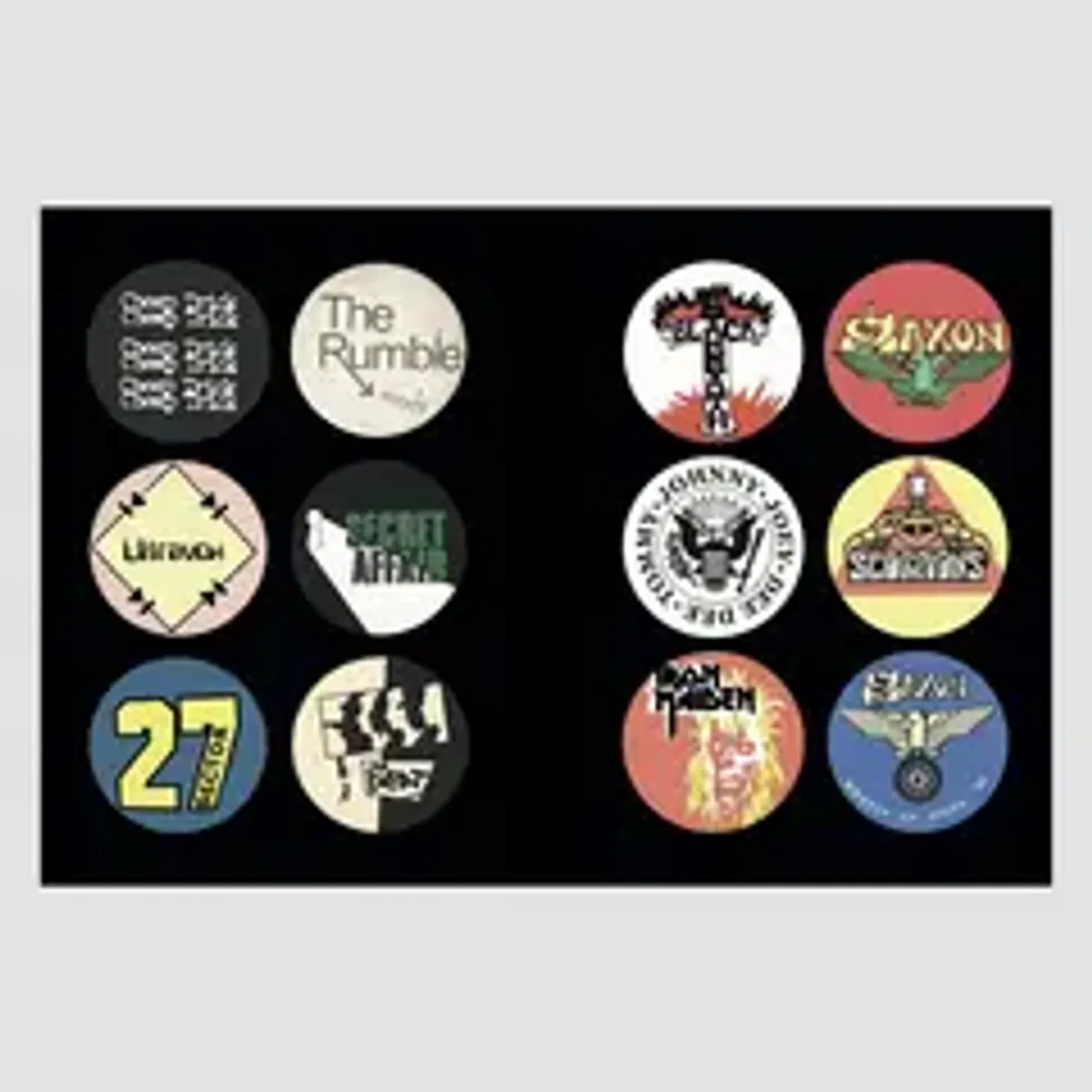 Артбук Music Badges 1970-2010 (на английском языке)
