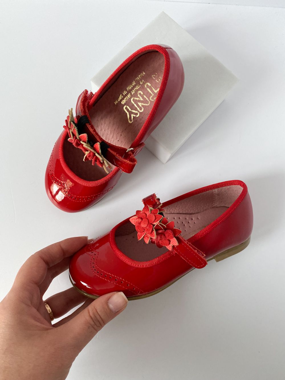 Новые лаковые туфли TNY, 25