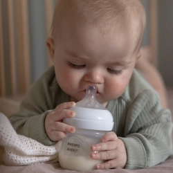 Бутылочка Philips Avent Natural 0-3мес 125мл SCY900/01