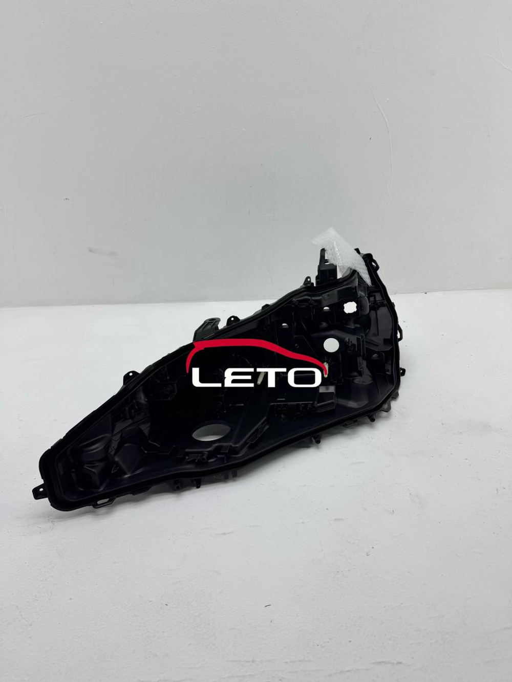 Корпус сабвуфера фары LH 81102-33010 8110233010