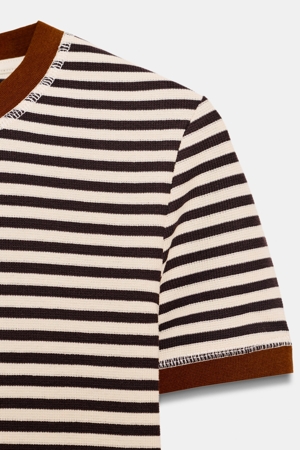 ФУТБОЛКА В ПОЛОСКУ С КОРОТКИМИ РУКАВАМИ — ZARA