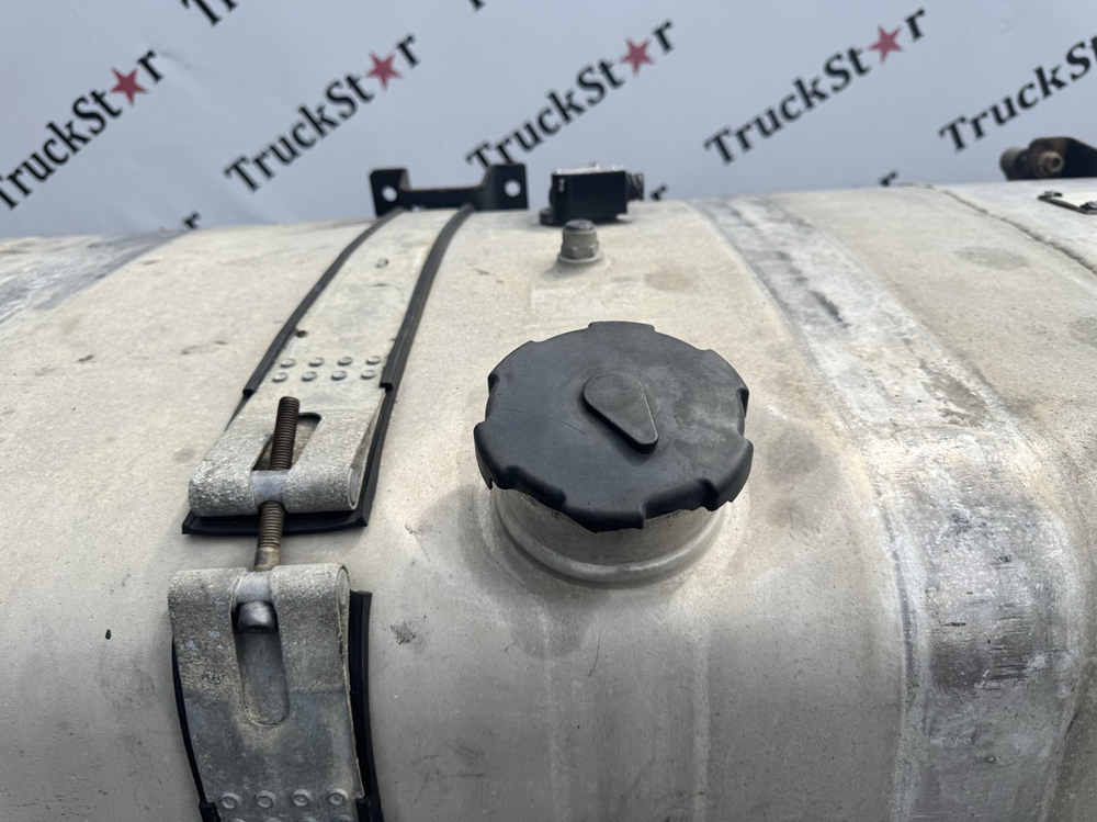 Бак топливный 760L