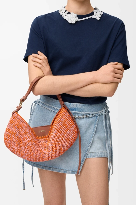 Loewe Сумка среднего размера Swing из рафии и телячьей кожи, ярко-оранжевый/розовый