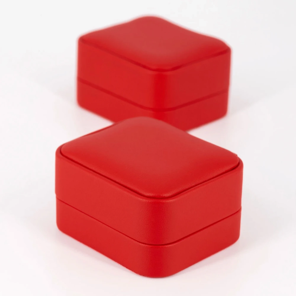 Футляр ГРАФ 2.0 эксклюзивный красный для комплекта украшений закрытый вид
