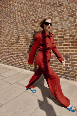 ZARA ШИРОКИЕ СТРУЯЩИЕСЯ БРЮКИ, КРАСНОВАТЫЙ