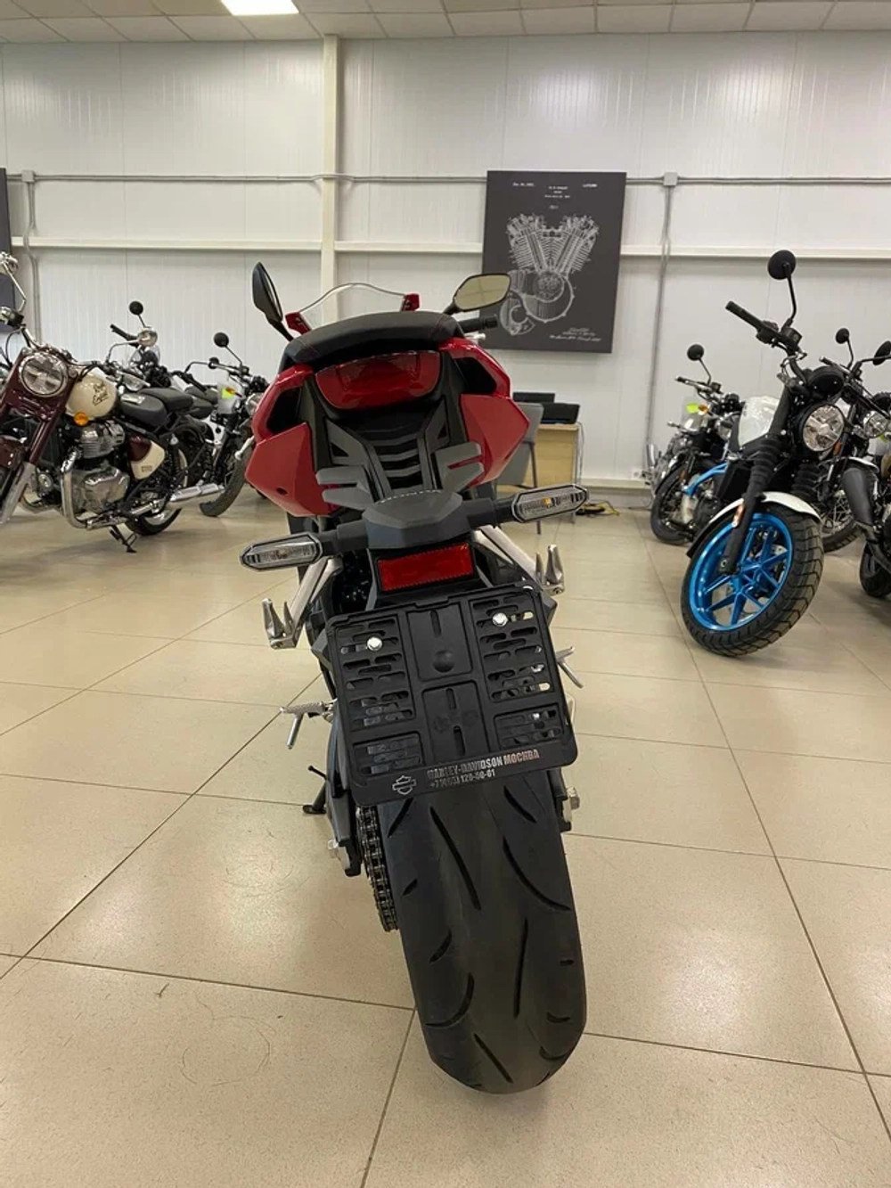 Honda CBR 650R, 2024 red