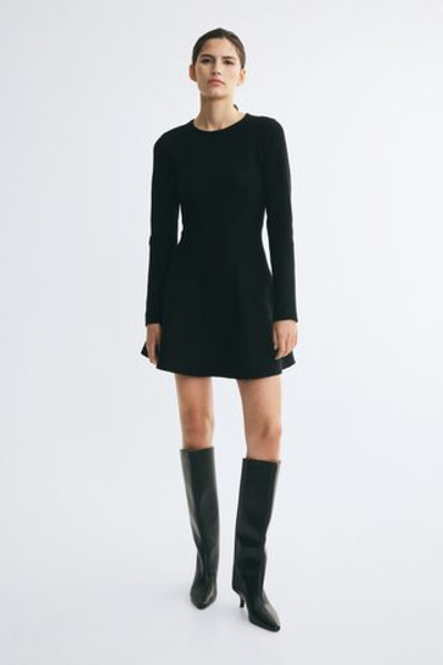 Платье из эластичной вязки с юбкой клёш - H&M
