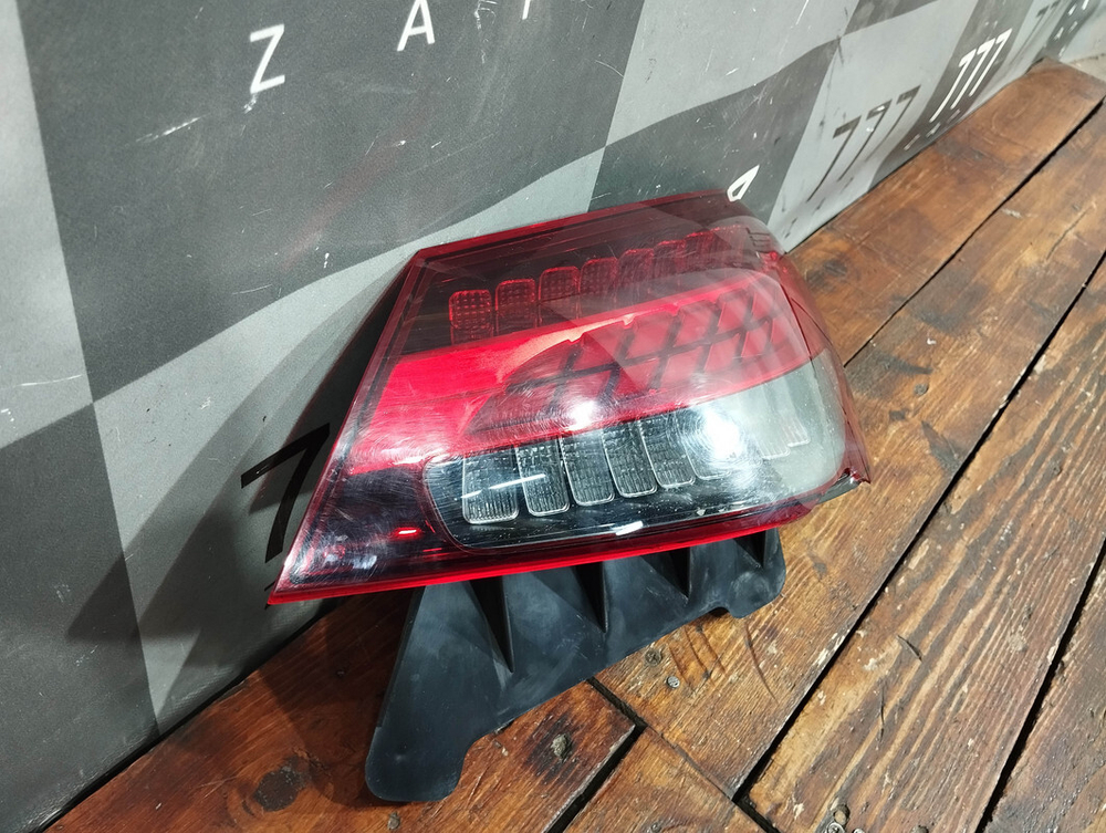 Фонарь задний правый Mercedes E-Class (W213) 20-нв Б/У Оригинал A2139065209