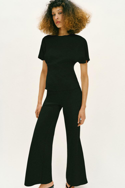 ZARA ТОП С ВЫРЕЗОМ И КОРОТКИМИ РУКАВАМИ, ЧЕРНЫЙ