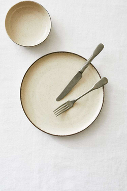 ZARA HOME ФАРФОРОВАЯ ОБЕДЕННАЯ ТАРЕЛКА С ОБОДКОМ ПОД СТАРИНУ, ЭКРЮ