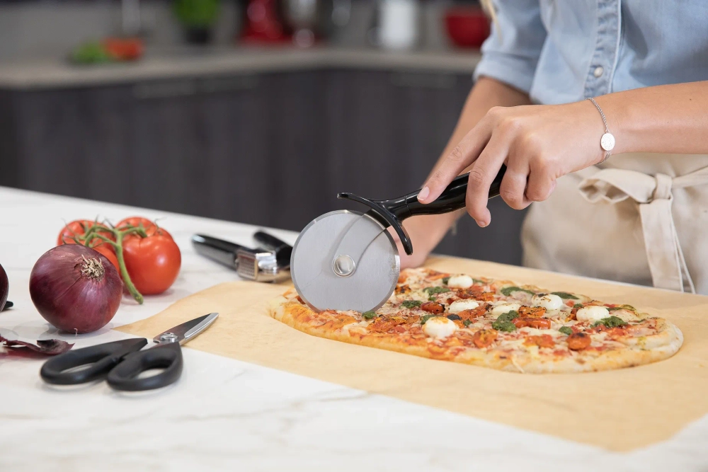 KitchenAid КЛАССИЧЕСКИЙ нож для пиццы. KCG113OHOBE