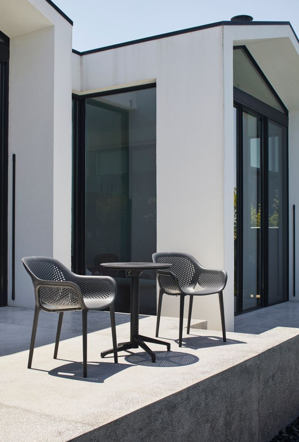 Кресло пластиковоеATRA Armchair