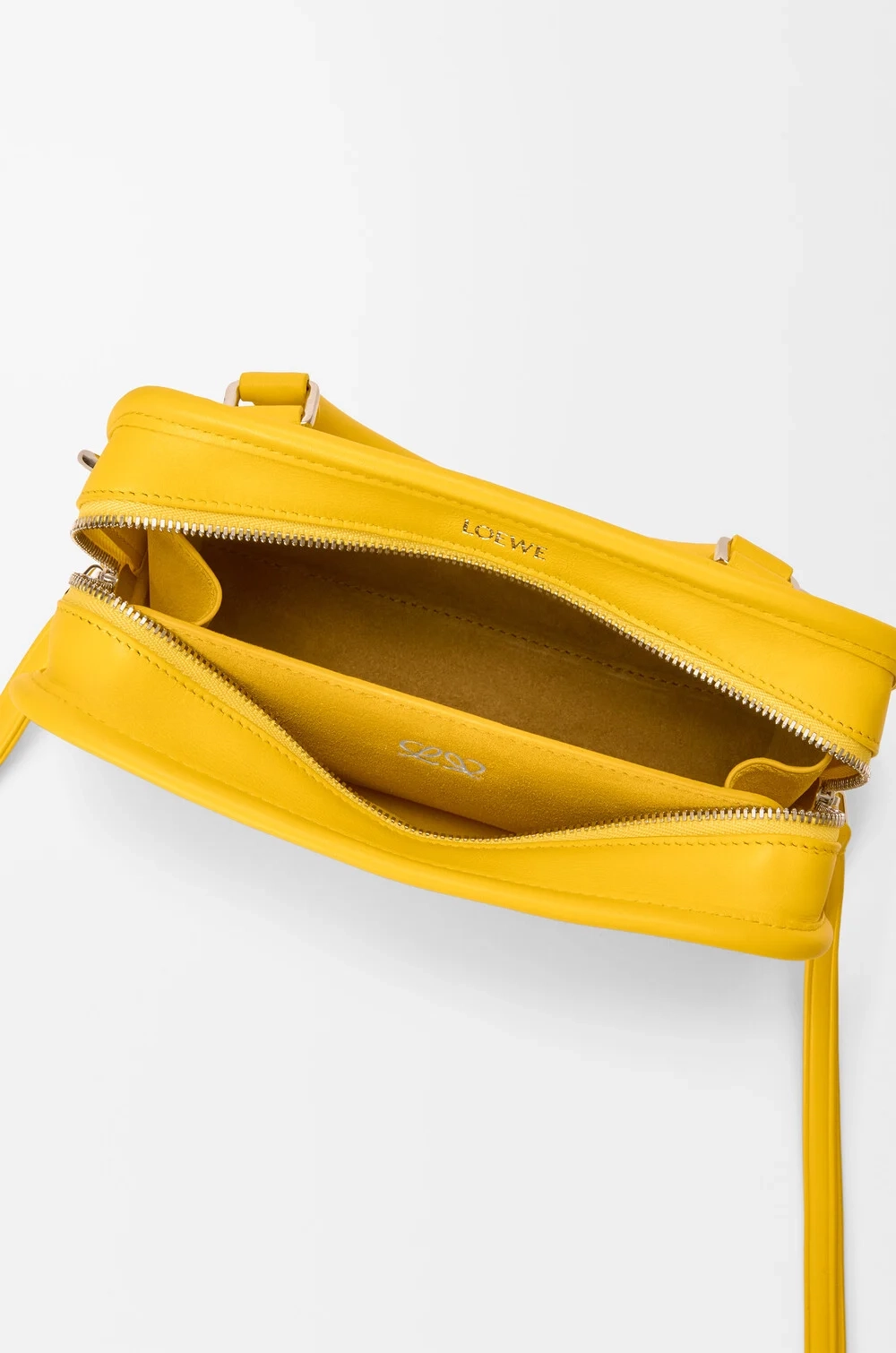 Loewe Мини-сумка Amazona 180 из мягкой телячьей кожи, желтый