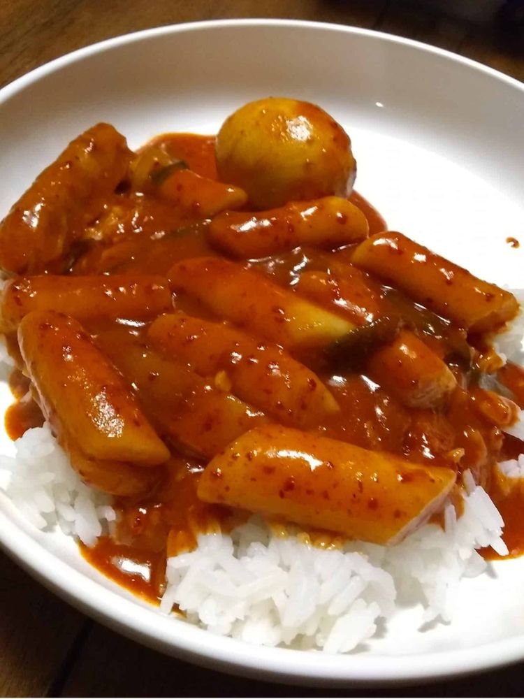Рисовые палочки Токпокки Samyang Hot Chicken 185 г