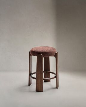 Полубарный табурет Granite из коричневой синели и массива ясеня с отделкой под орех