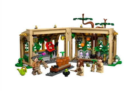 Конструктор LEGO Harry Potter 76445 Замок Хогвартс: Урок гербологии