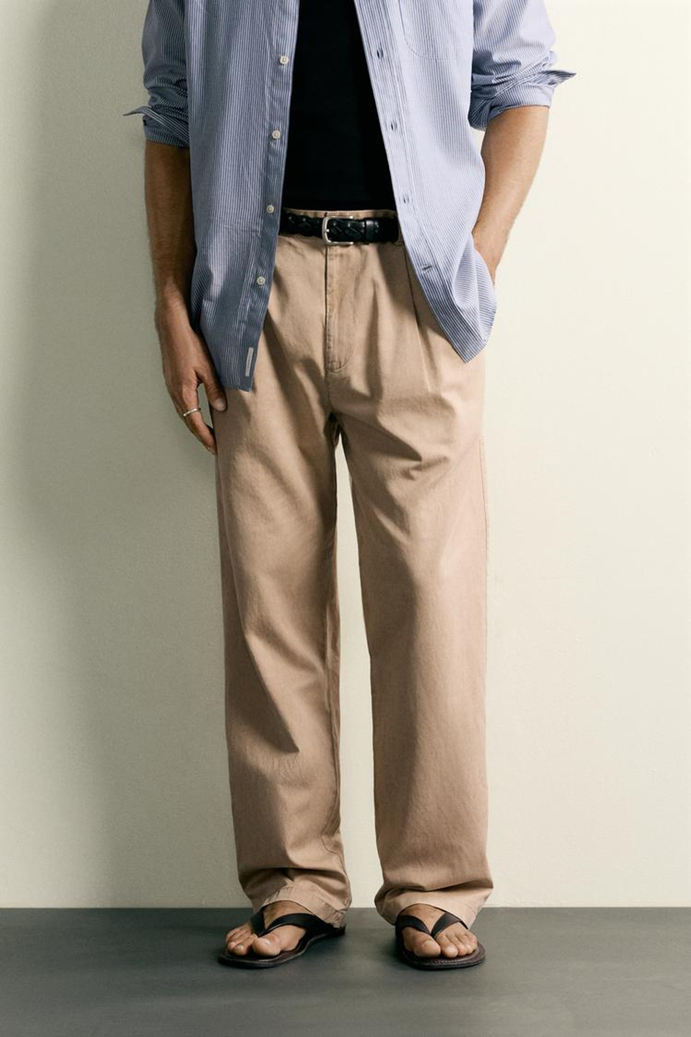 ZARA БРЮКИ ЧИНОС RELAXED FIT СО СКЛАДКАМИ, БЕЖЕВЫЙ