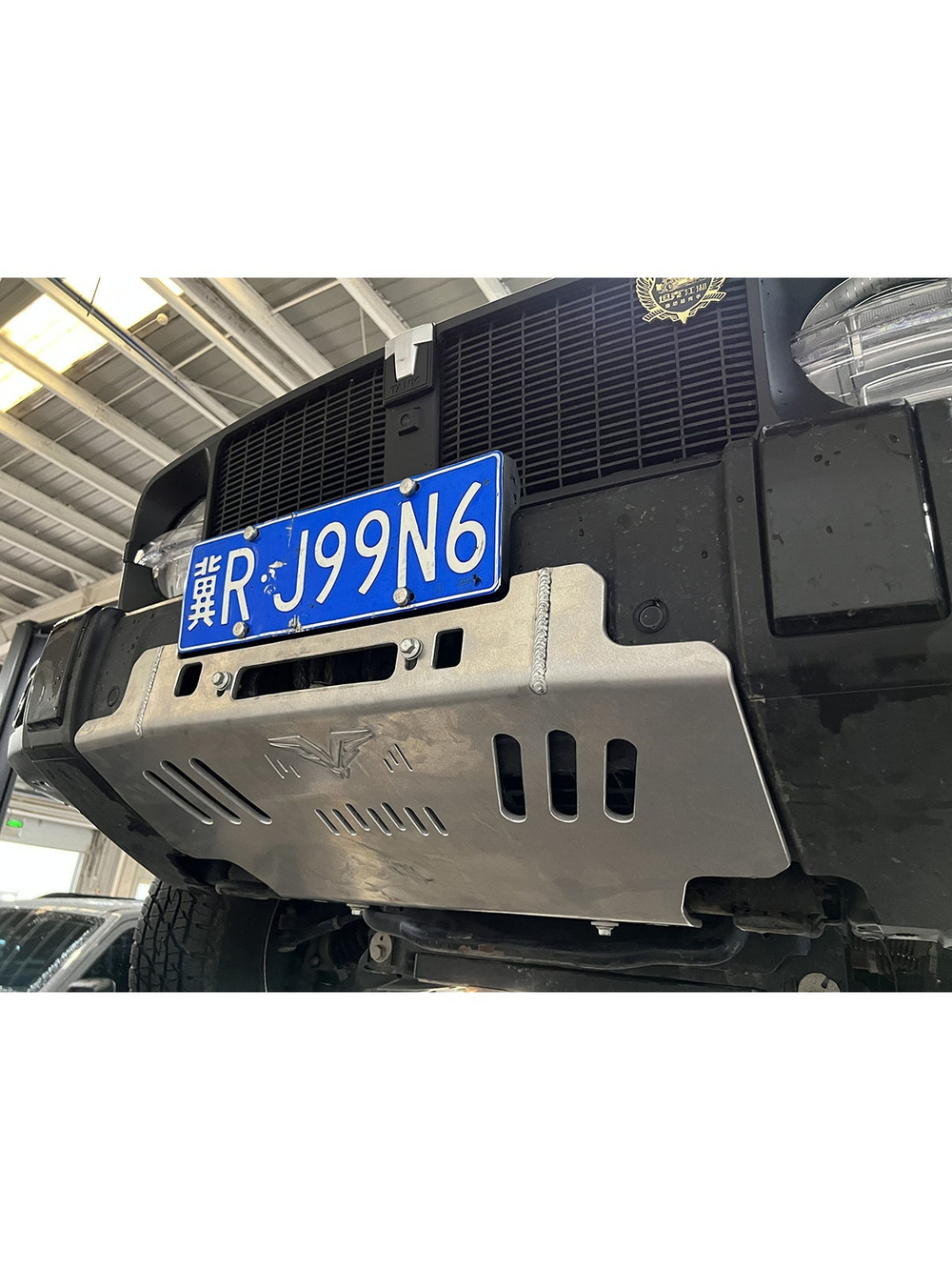 Защита Falcon переднего бампера для TANK 300 (без штатной лебедки) Off-road Edition & City Edition, бензин, 2.0T (2020+), алюминий, 8 мм