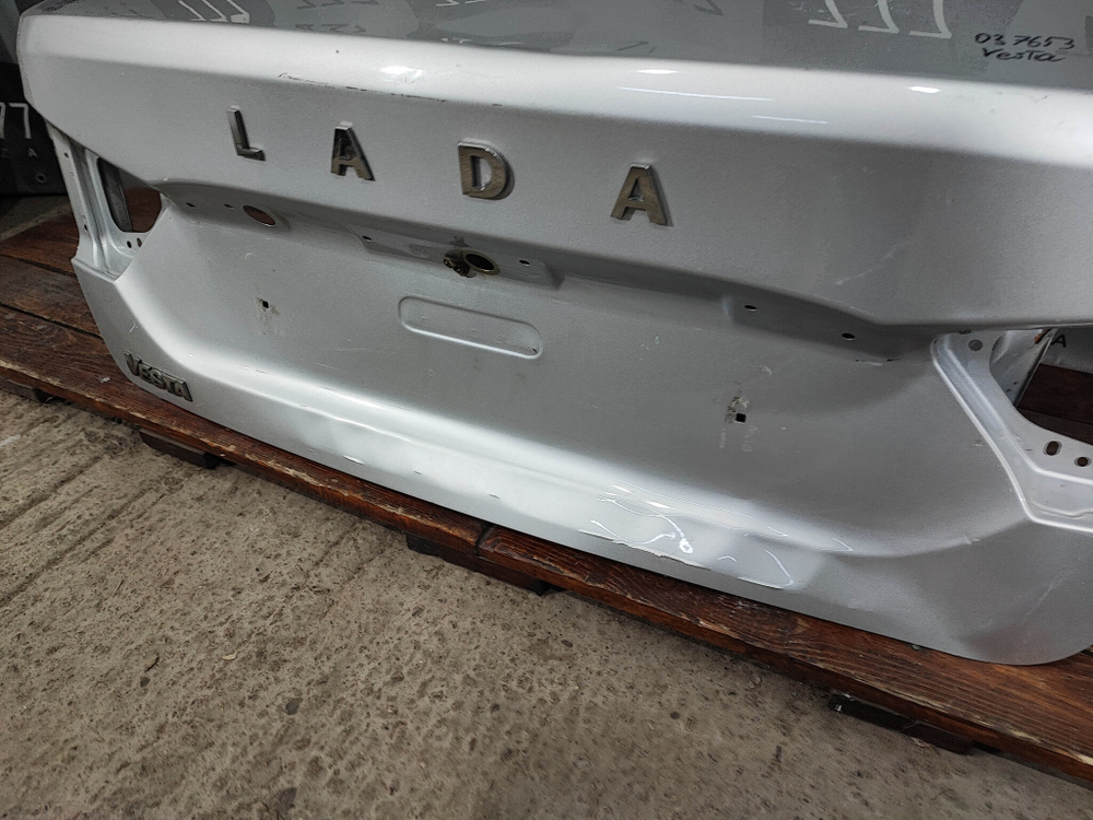 Крышка багажника Lada Vesta 15-22 Б/У Оригинал 8450039387
