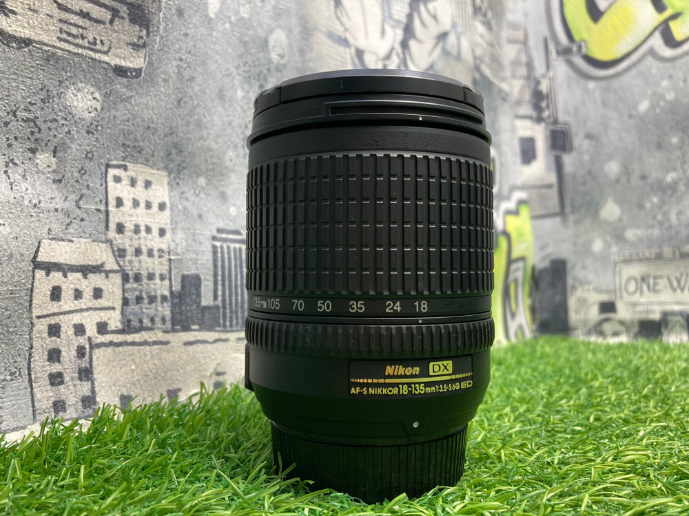 Nikon 18-135mm 3.5-5.6 ED-IF AF-S DX