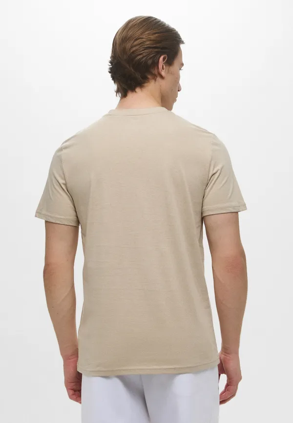 Футболка  мужская GUESS