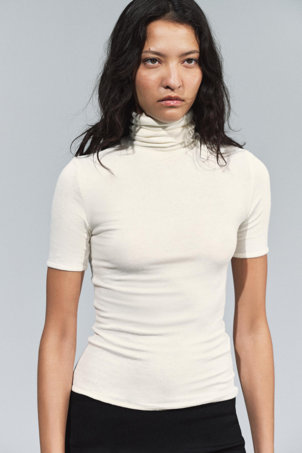 ФУТБОЛКА С КОРОТКИМИ РУКАВАМИ — ZARA