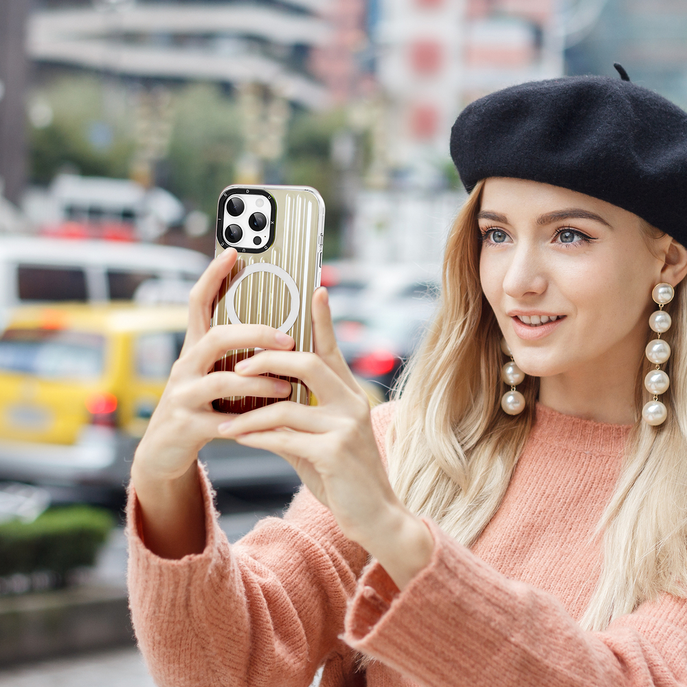 Усиленный прозрачный чехол (Gradient Desert Gold) с поддержкой MagSafe от Dux Ducis для iPhone 16 Pro, серия Zest Series Case