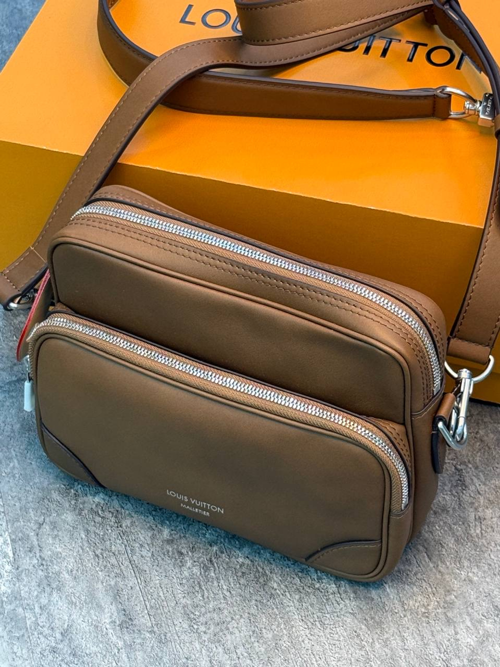 Сумка через плечо Louis Vuitton Nil