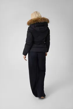 Куртка утепленная  женская GUESS